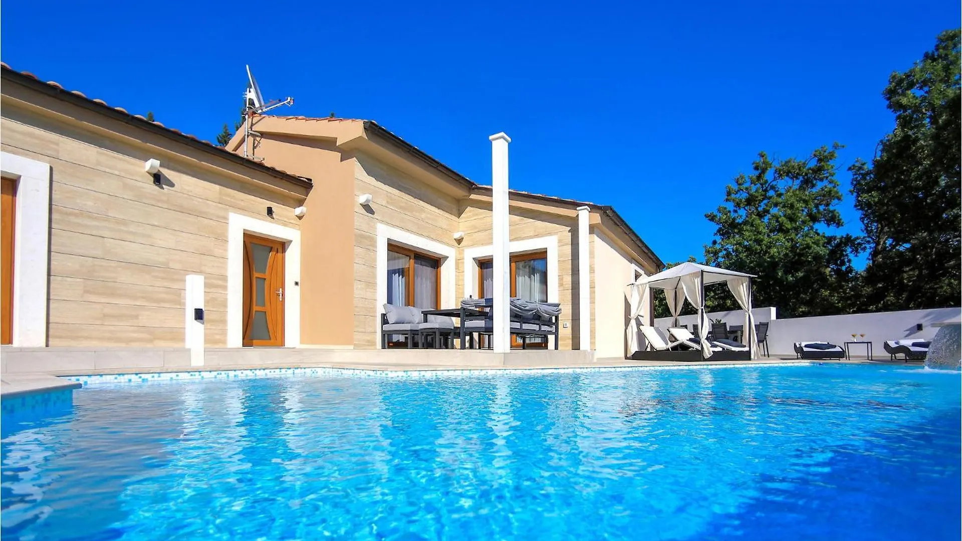 Stunning Home In Starigrad Paklenica With Wifi