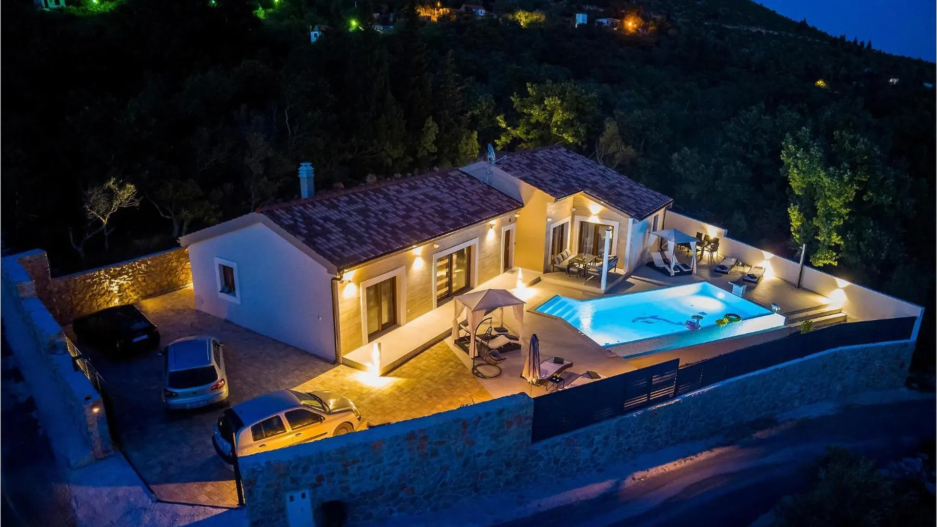 Stunning Home In Starigrad Paklenica With Wifi