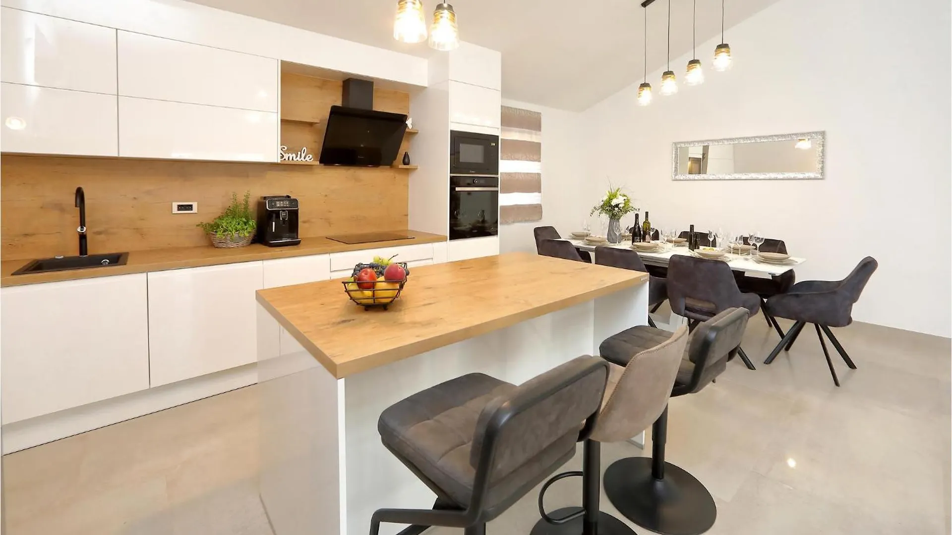 Stunning Home In Starigrad Paklenica With Wifi