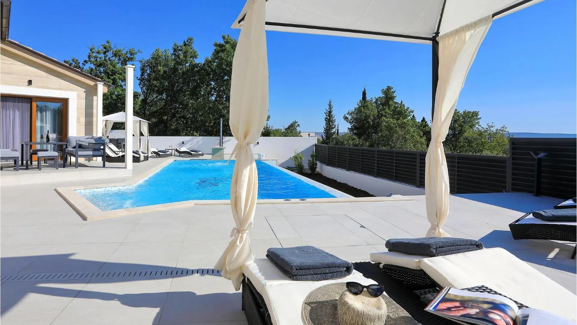 Stunning Home In Starigrad Paklenica With Wifi