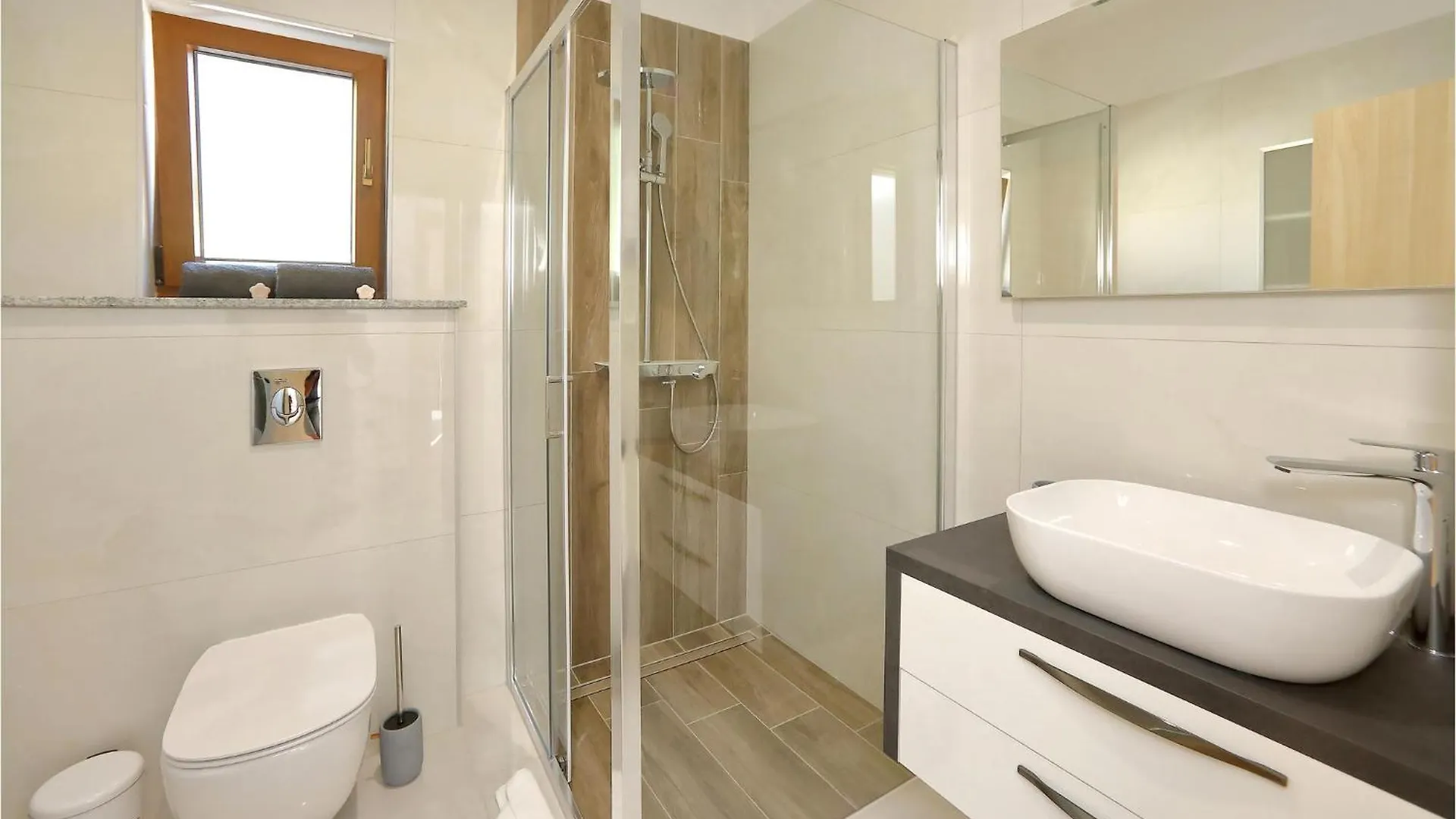 Stunning Home In Starigrad Paklenica With Wifi